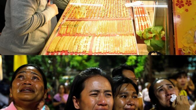 Giá vàng trưa 24/2 cập nhật ngay lúc này: Người dân th::an kh:::óc khắp nơi, phải bán cả nhà vì vàng rồi Giá vàng trưa 24/2 cập nhật ngay lúc này: Người dân th::an kh:::óc khắp nơi, phải bán cả nhà vì vàng rồi