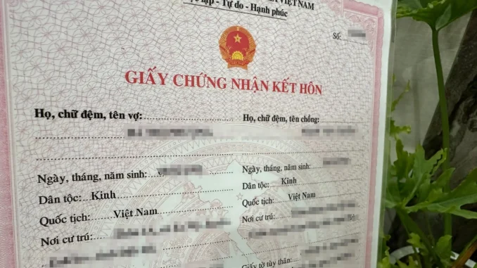 Chính thức: Không yêu cầu giấy xác nhận độc thân khi đăng ký kết hôn