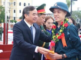 Thanh niên Đà Nẵng hăng hái lên đường nhập ngũ năm 2025