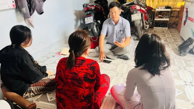 Hai con gái tố cha ruột xâm hại tình dục Hai con gái tố cha ruột xâm hại tình dục