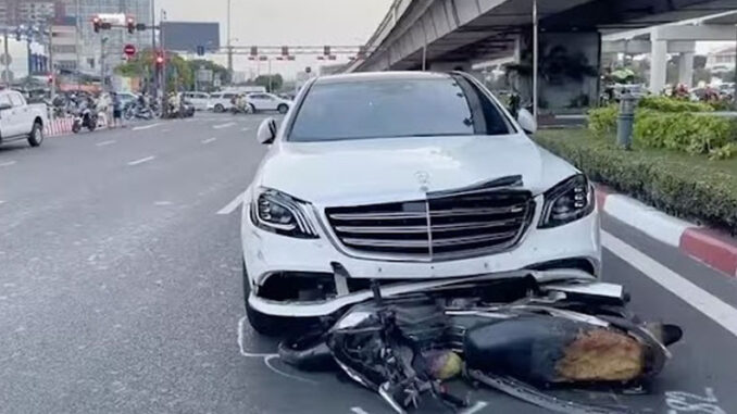 Nữ tài xế Mercedes đ:âm loạt xe máy đang chờ đèn đỏ: Toàn bộ sự việc gây xôn xao nhất hiện tại