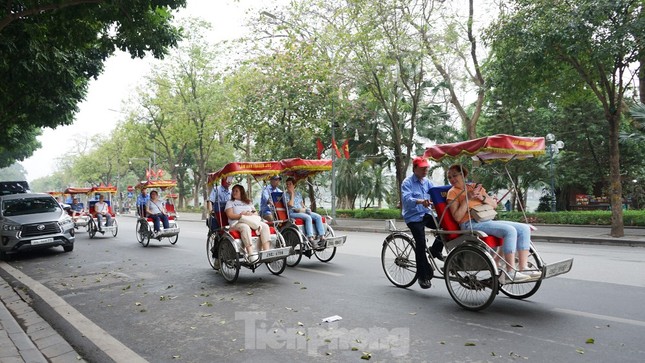 Sẽ áp dụng cơ chế, chính sách đền bù cao nhất cho hộ dân phải di dời, giải tỏa để cải tạo không gian phía Đông hồ Hoàn Kiếm: Thế này thì ấm no rồi bà con ơi