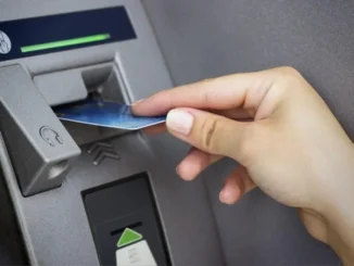 Nam sinh đến cây ATM rút tiền tiêu tạm, ngỡ ngàng khi thấy số dư hơn 200 tỷ đồng