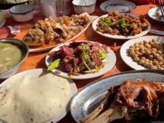 Khi ăn tiệc mà gặp phải ‘tứ tình’, bạn nên bỏ đũa xuống và rời đi ngay, đây không phải mê tín mà là vì sự tự trọng của chính bạn