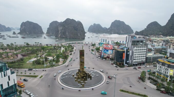 CỰC N::ÓNG: Một chủ tịch công đoàn nghỉ hưu sớm, nhận hỗ trợ 2,4 tỷ đồng CỰC N::ÓNG: Một chủ tịch công đoàn nghỉ hưu sớm, nhận hỗ trợ 2,4 tỷ đồng