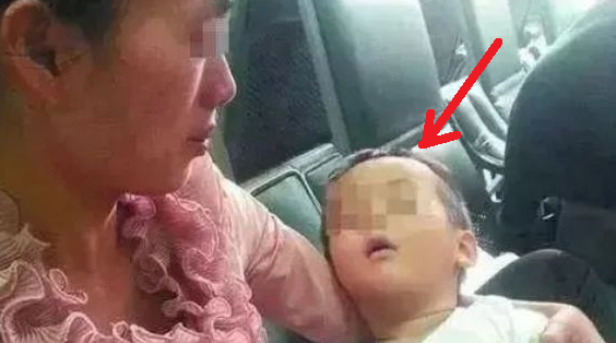 Bi kịch ngày đầy tháng: Cháu trai t-ử v-o-ng vì chén rượu mừng của ông nội Bi kịch ngày đầy tháng: Cháu trai t-ử v-o-ng vì chén rượu mừng của ông nội