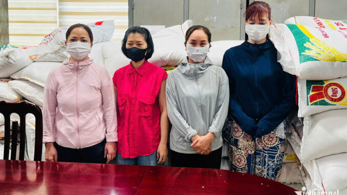 Hai chủ cửa hàng ở Hà Nội bán gần 20 tấn gạo ‘ngon nhất thế giới’ giả mạo Hai chủ cửa hàng ở Hà Nội bán gần 20 tấn gạo ‘ngon nhất thế giới’ giả mạo