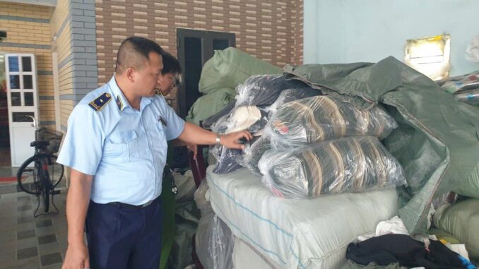 Thu giữ hơn 5.500 sản phẩm có dấu hiệu giả mạo nhãn hiệu tại xã Đoàn Tùng (Thanh Miện) Hải Dương Thu giữ hơn 5.500 sản phẩm có dấu hiệu giả mạo nhãn hiệu tại xã Đoàn Tùng (Thanh Miện) Hải Dương