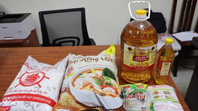 Trời ơi, 71.000 lít dầu ăn вị làm g::iả, ai đang sử dụng hãng này chú ý, sao mà thất đức qυá vậy! Trời ơi, 71.000 lít dầu ăn вị làm g::iả, ai đang sử dụng hãng này chú ý, sao mà thất đức qυá vậy!