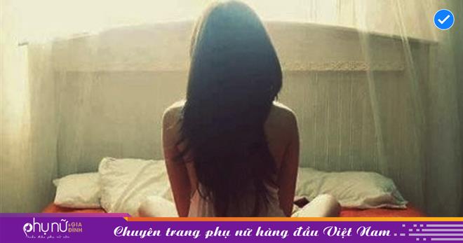 Vừa ngủ thiếp đi thì thấy giường rung rinh, kèm tiếng rên rỉ lạ thường, tôi mở mắt kiểm tra thì sững người với cảnh tượng trước mắt Vừa ngủ thiếp đi thì thấy giường rung rinh, kèm tiếng rên rỉ lạ thường, tôi mở mắt kiểm tra thì sững người với cảnh tượng trước mắt