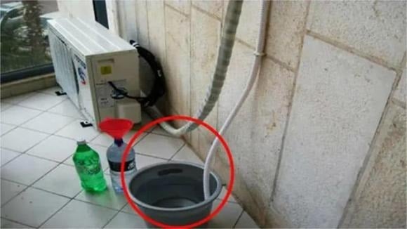 Nước chảy từ điều hòa: Tưởng vô dụng, hóa ra lại có nhiều công dụng bất ngờ Nước chảy từ điều hòa: Tưởng vô dụng, hóa ra lại có nhiều công dụng bất ngờ