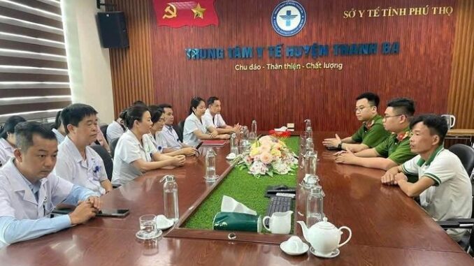 Người đàn ông hành hung nhân viên y tế huyện bị phạt 35 triệu đồng Người đàn ông hành hung nhân viên y tế huyện bị phạt 35 triệu đồng