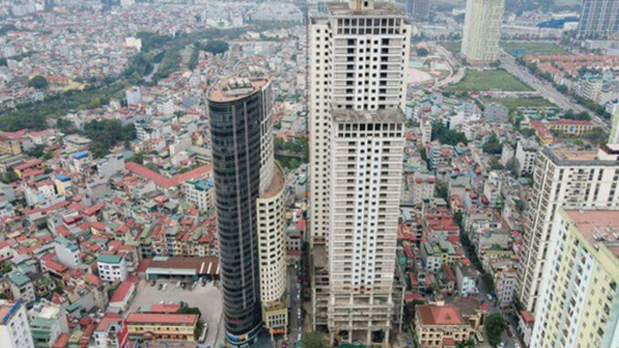 Tòa nhà cao cấp 39 tầng giữa ‘đất vàng’ Thủ đô bỏ hoang sau hơn 15 năm xây dựng, hàng trăm khách hàng bức xúc, khiếu kiện