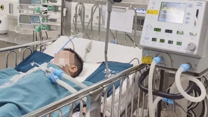 Bé 4 tuổi trong vụ ‘nộp đủ tiền mới được cấp cứu’ xuất viện Bé 4 tuổi trong vụ ‘nộp đủ tiền mới được cấp cứu’ xuất viện