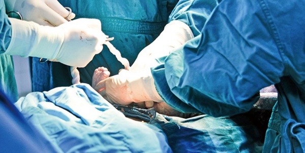 Bé trai 1 ngày tuổi không qua khỏi vì mẹ chọn sinh chủ động ở tuần 36 Bé trai 1 ngày tuổi không qua khỏi vì mẹ chọn sinh chủ động ở tuần 36