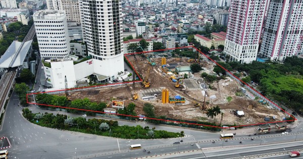 Cận cảnh khu ‘đất vàng’ 3 mặt tiền ở Hà Nội được đổi chủ sau nhiều năm bỏ hoang Cận cảnh khu ‘đất vàng’ 3 mặt tiền ở Hà Nội được đổi chủ sau nhiều năm bỏ hoang