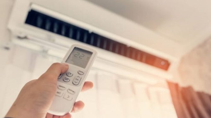 Điều khiển điều hòa có 1 nút nhỏ: Ấn vào mà dùng chẳng khác nào tìm ra kho báu Điều khiển điều hòa có 1 nút nhỏ: Ấn vào mà dùng chẳng khác nào tìm ra kho báu