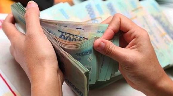 TIN VUI: Công chức, viên chức nhận lương tăng thêm tới 9 triệu đồng/tháng nhờ chính sách mới, từ nay ấm no rồi TIN VUI: Công chức, viên chức nhận lương tăng thêm tới 9 triệu đồng/tháng nhờ chính sách mới, từ nay ấm no rồi