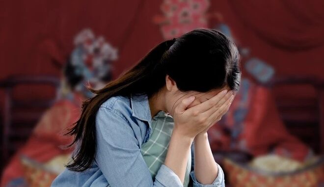 Mẹ tôi chưa được 49 ngày, bố đã đi chụp ảnh cưới với cô vợ trẻ 25 tuổi. Mẹ tôi chưa được 49 ngày, bố đã đi chụp ảnh cưới với cô vợ trẻ 25 tuổi.