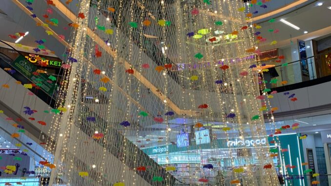 Hình ảnh mới tại Vạn Hạnh Mall gây ngỡ ngàng Hình ảnh mới tại Vạn Hạnh Mall gây ngỡ ngàng
