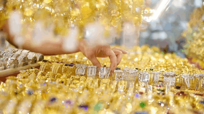 Giá vàng ngay lúc này: Trời ơi tăng như chưa bao giờ được tăng, quá kinhkhung Giá vàng ngay lúc này: Trời ơi tăng như chưa bao giờ được tăng, quá kinhkhung
