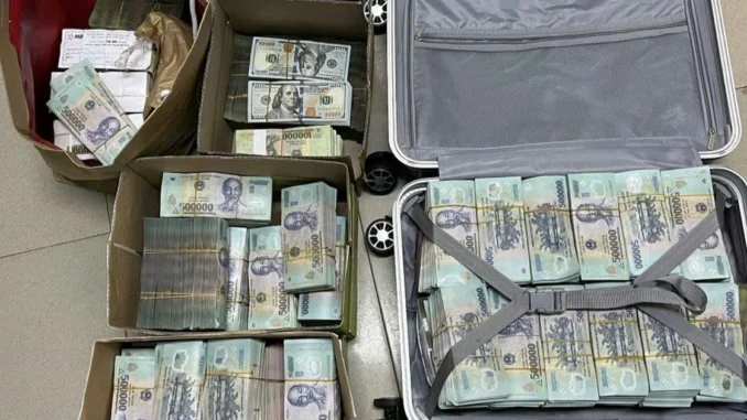 Màn chiếm đoạt 1 triệu USD của cựu cán bộ công an Bình Dương Màn chiếm đoạt 1 triệu USD của cựu cán bộ công an Bình Dương