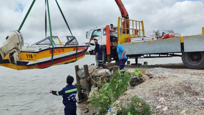 Thái Bình: Con trượt chân tr:ôi xuống sông, mẹ chạy đến c:ứu cũng bị nước cu:ốn theo Thái Bình: Con trượt chân tr:ôi xuống sông, mẹ chạy đến c:ứu cũng bị nước cu:ốn theo