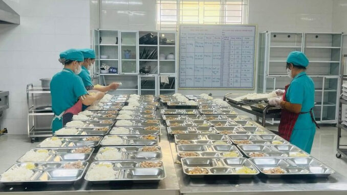 Bữa ăn bán trú bị đánh thuế 2 lần, chủ tịch tỉnh chỉ đạo khẩn Bữa ăn bán trú bị đánh thuế 2 lần, chủ tịch tỉnh chỉ đạo khẩn