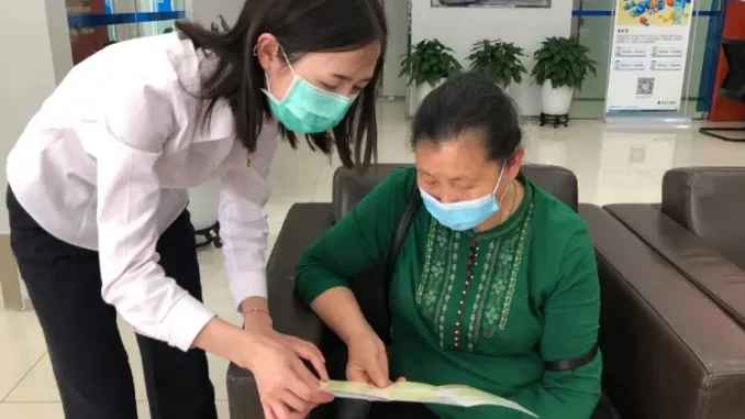 Đóng gần 830 triệu tiền bảo hiểm suốt 10 năm, đến hạn rút tiền thì công ty thông báo: “Hợp đồng ghi rõ phải đợi đến năm 2084”Đóng gần 830 triệu tiền bảo hiểm suốt 10 năm, đến hạn rút tiền thì công ty thông báo: “Hợp đồng ghi rõ phải đợi đến năm 2084” Đóng gần 830 triệu tiền bảo hiểm suốt 10 năm, đến hạn rút tiền thì công ty thông báo: “Hợp đồng ghi rõ phải đợi đến năm 2084”Đóng gần 830 triệu tiền bảo hiểm suốt 10 năm, đến hạn rút tiền thì công ty thông báo: “Hợp đồng ghi rõ phải đợi đến năm 2084”