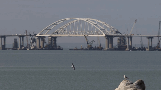 Crimea bị tấn công dữ dội, sân bay Nga rung chuyển Crimea bị tấn công dữ dội, sân bay Nga rung chuyển