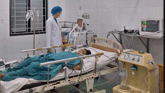 Đắk Nông: Một bệnh nhân COVID-19 nguy kịch dù đã tiêm đủ 3 mũi vaccine Đắk Nông: Một bệnh nhân COVID-19 nguy kịch dù đã tiêm đủ 3 mũi vaccine