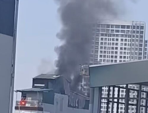 Ch:áy nhà cao tầng trong ngõ Triều Khúc (Hà Nội): C::ầu mong không ai làm sao Ch:áy nhà cao tầng trong ngõ Triều Khúc (Hà Nội): C::ầu mong không ai làm sao