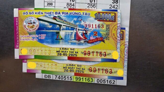 Trúng số 4 tỷ đồng, người đàn ông TP.HCM hào phóng tặng người bán vé số 200 triệu đồng Trúng số 4 tỷ đồng, người đàn ông TP.HCM hào phóng tặng người bán vé số 200 triệu đồng