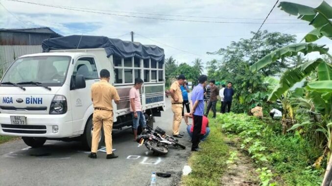 Cha bắn tài xế cán chết con mình: Khởi tố hình sự vụ TNGT khiến nữ sinh tử vong Cha bắn tài xế cán chết con mình: Khởi tố hình sự vụ TNGT khiến nữ sinh tử vong