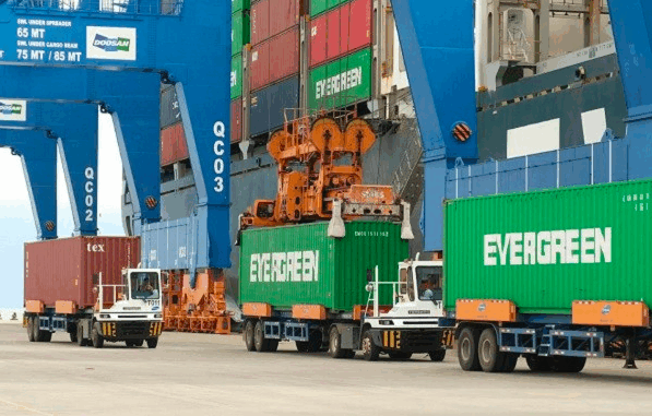 Được cán bộ hải quan tiếp tay, hơn 1.800 tỉ đồng hàng lậu ‘tuồn’ qua đường chính ngạch Được cán bộ hải quan tiếp tay, hơn 1.800 tỉ đồng hàng lậu ‘tuồn’ qua đường chính ngạch