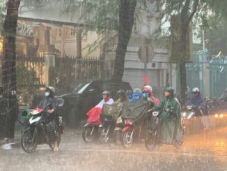 Miền Bắc mưa to, cảnh báo ngập lụt ở nhiều quận nội thành Hà Nội