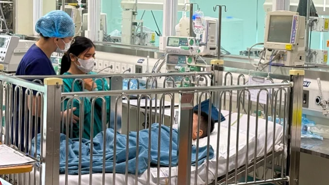 Bé trai trong vụ ‘nộp đủ tiền mới cấp cứu’ sắp xuất viện Bé trai trong vụ ‘nộp đủ tiền mới cấp cứu’ sắp xuất viện