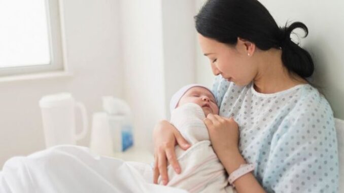 Tôi chuyển dạ sinh sớm nên chồng đi công tác không thể về kịp. Bất ngờ sếp lại chuyển tiền 50tr vì lý do Tôi chuyển dạ sinh sớm nên chồng đi công tác không thể về kịp. Bất ngờ sếp lại chuyển tiền 50tr vì lý do