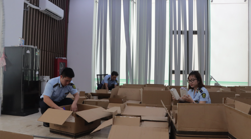 “Chiến thần” livestream cũng bán hàng gi:ả “Chiến thần” livestream cũng bán hàng gi:ả