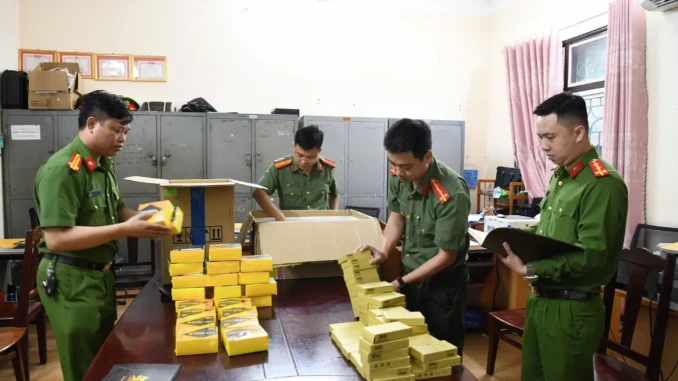 Cảnh sát Phú Thọ công bố hình ảnh TPCN chứa chất c:ấ:m, hàng triệu người Việt đang dùng Cảnh sát Phú Thọ công bố hình ảnh TPCN chứa chất c:ấ:m, hàng triệu người Việt đang dùng