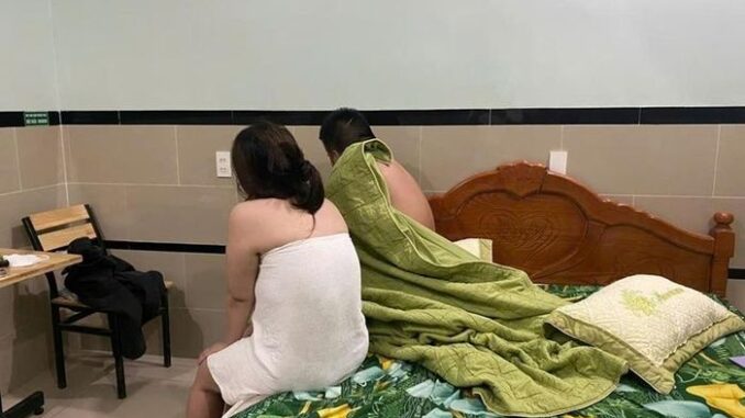 Để ‘chân dài’ chiều khách trong nhà nghỉ của mẹ chồng Để ‘chân dài’ chiều khách trong nhà nghỉ của mẹ chồng