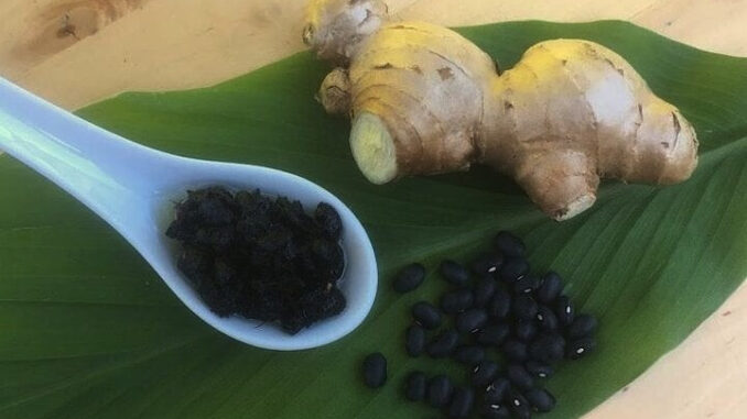 Uống nước đậu đen rang gừng có tác dụng gì? Uống nước đậu đen rang gừng có tác dụng gì?