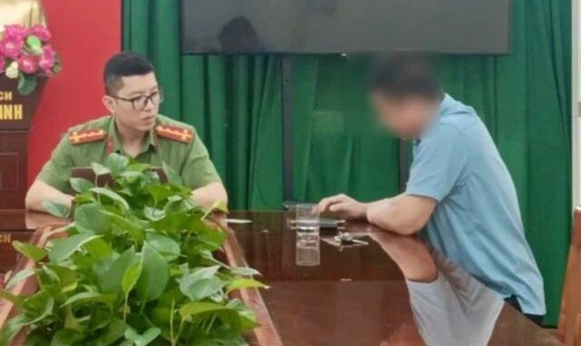 Vụ gửi ảnh nhạy cảm vào zalo chung: Hiệu trưởng lên tiếng giải thích, lý do nghe như phim truyền hình Vụ gửi ảnh nhạy cảm vào zalo chung: Hiệu trưởng lên tiếng giải thích, lý do nghe như phim truyền hình