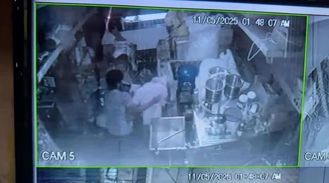 Xem camera an ninh, phát hiện “tội ác tày trời” của người con trai Xem camera an ninh, phát hiện “tội ác tày trời” của người con trai