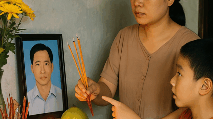“Chồng đi biển gặp bão mất liên lạc đã 2 năm, tôi vẫn lập di ảnh thắp hương chồng mỗi ngày giỗ… “Chồng đi biển gặp bão mất liên lạc đã 2 năm, tôi vẫn lập di ảnh thắp hương chồng mỗi ngày giỗ…