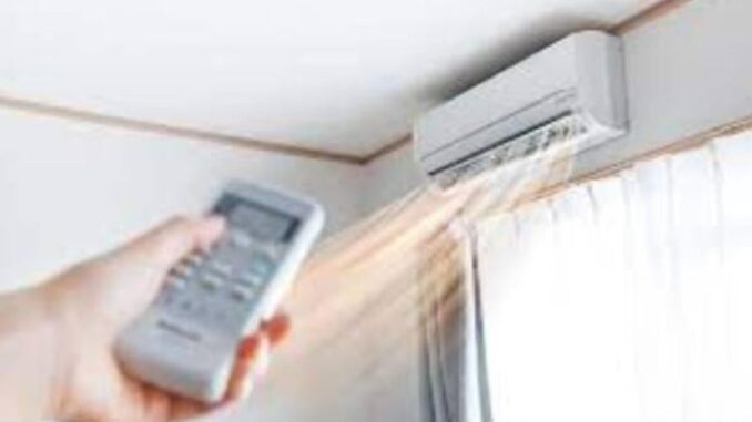 Ban đêm bật điều hòa 28 độ tưởng tiết kiệm điện hóa ra sai lầm: Đây mới là mức phù hợp, nên sửa ngay Ban đêm bật điều hòa 28 độ tưởng tiết kiệm điện hóa ra sai lầm: Đây mới là mức phù hợp, nên sửa ngay