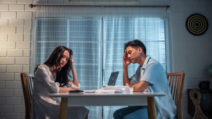 Vợ chồng nên giữ tiền chung hay riêng sẽ hạnh phúc hơn: Dưới đây là kết quả nghiên cứu khiến nhiều người bất ngờ Vợ chồng nên giữ tiền chung hay riêng sẽ hạnh phúc hơn: Dưới đây là kết quả nghiên cứu khiến nhiều người bất ngờ