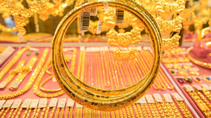 Giá vàng mới nhất trưa 9/5: Trời ơi mới từ chiều qua đến bây giờ mà mất toi 2 triệu rồi, nhiều người đã ng::ất Giá vàng mới nhất trưa 9/5: Trời ơi mới từ chiều qua đến bây giờ mà mất toi 2 triệu rồi, nhiều người đã ng::ất