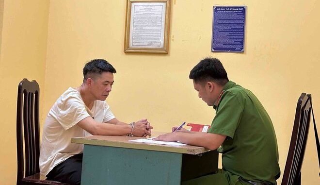 Bắt loạt cán bộ xã ở Hà Nội về hành vi nhận hối lộ Bắt loạt cán bộ xã ở Hà Nội về hành vi nhận hối lộ