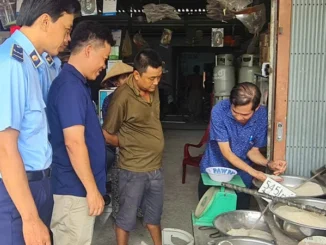 Phát hiện gạo có vấn đề bất thường bán trên thị trường Hậu Giang